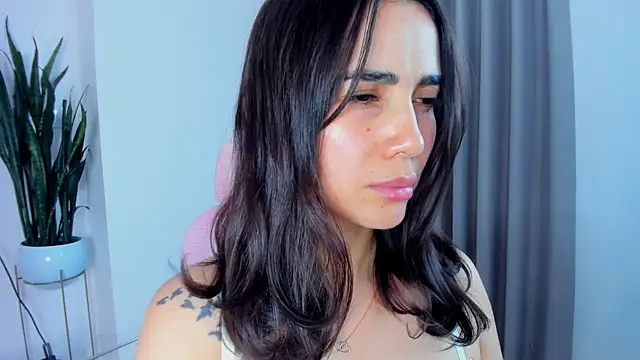 sara ospina22 online show from July 24, 2026, 8:18 pm
