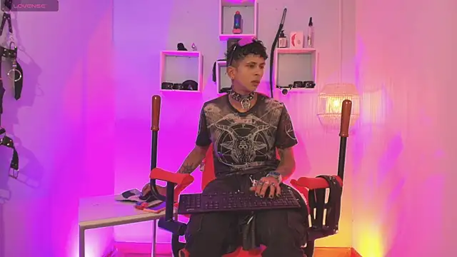 Maximoking26 online show from June 11, 2026, 3:37 am