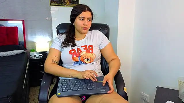 goodgirlxxl online show from June 25, 2026, 6:40 am