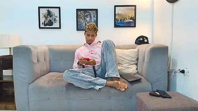 GOLD BOYS online show from May 26, 2026, 7:37 am
