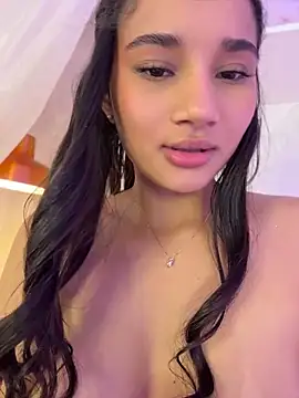 Snapshot of AlessiaVallmont chatting on June 11, 2026, 12:32 am AlessiaVallmont online show from June 11, 2026, 12:32 am