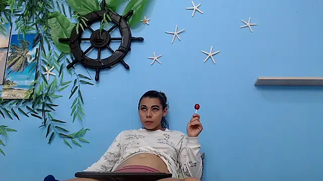 skinnysexy18 online show from July 17, 2026, 7:08 pm