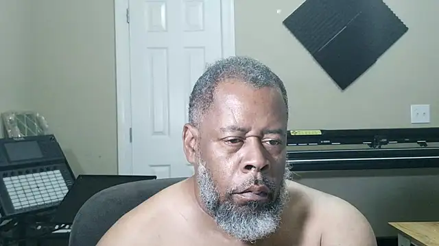 Snapshot of Cleozevo1961 chatting on June 21, 2026, 10:40 am Cleozevo1961 online show from June 21, 2026, 10:40 am