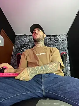 Snapshot of king_of_desire chatting on July 23, 2026, 5:00 pm king of desire online show from July 23, 2026, 5:00 pm