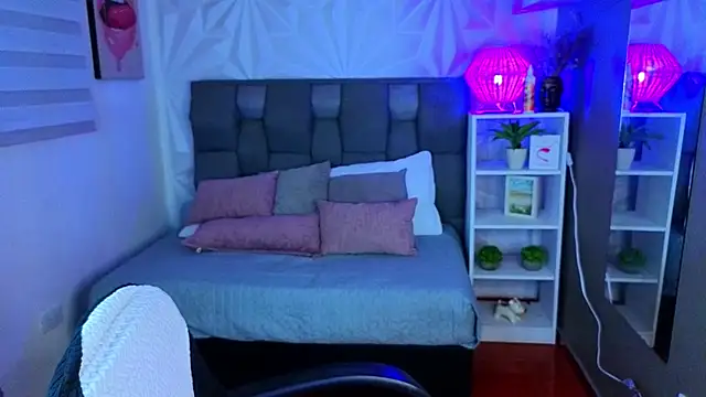 SophyAdams online show from June 20, 2026, 4:26 am