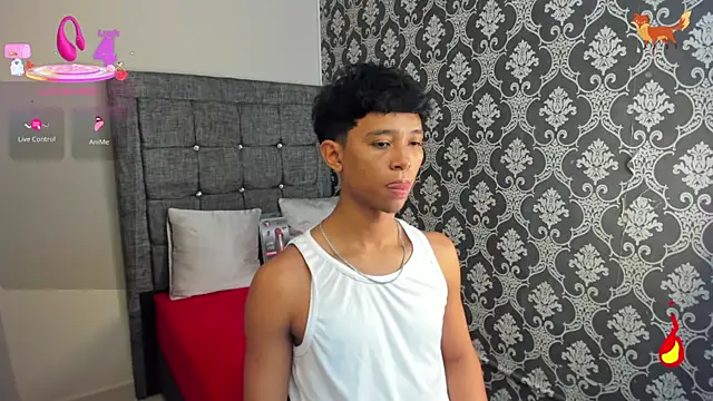 Snapshot of Little_Twink19x chatting on July 2, 2026, 7:42 pm Little Twink19x online show from July 2, 2026, 7:42 pm