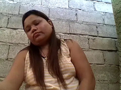 sweetlyn31 online show from May 13, 2026, 11:44 pm