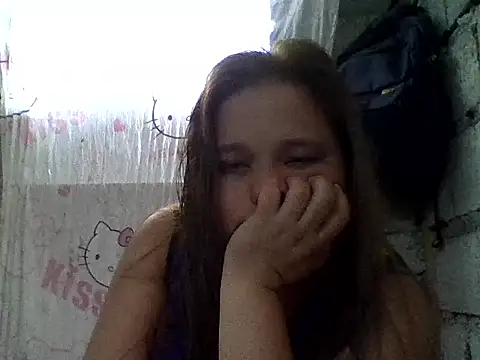 sweetlyn31 online show from May 24, 2026, 10:37 pm