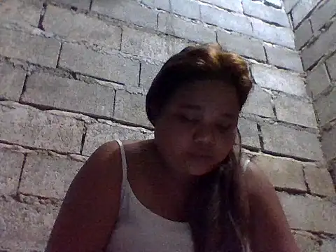 sweetlyn31 online show from June 12, 2026, 4:17 pm