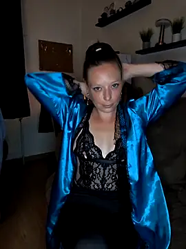 ZaramourXMrX online show from May 17, 2026, 7:32 pm