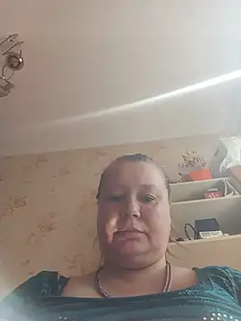KiraStanton online show from July 7, 2026, 1:37 pm