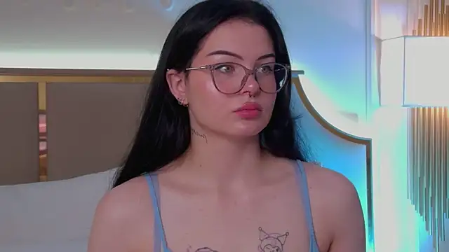 CindyMil online show from July 8, 2026, 6:07 am