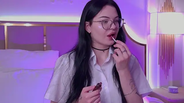 CindyMil online show from July 13, 2026, 6:27 am