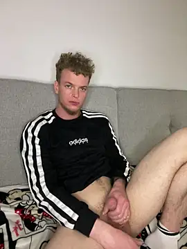 Dencchikk22 online show from May 16, 2026, 12:40 am