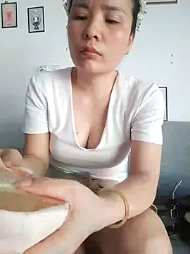 Ivy Trix2 online show from June 23, 2026, 9:18 am