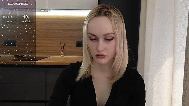 Bella Villen online show from June 19, 2026, 5:45 am