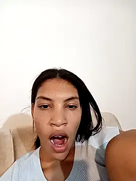 Snapshot of ginevere_20 chatting on May 5, 2026, 9:01 pm ginevere 20 online show from May 5, 2026, 9:01 pm
