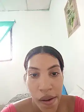 Snapshot of ginevere_20 chatting on May 16, 2026, 9:24 pm ginevere 20 online show from May 16, 2026, 9:24 pm