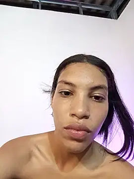 Snapshot of ginevere_20 chatting on May 27, 2026, 8:50 pm ginevere 20 online show from May 27, 2026, 8:50 pm
