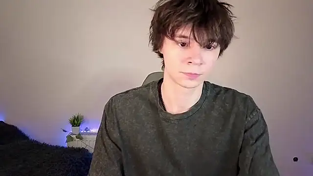 AnthonyCuutie online show from June 15, 2026, 7:54 am