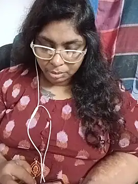 Snapshot of deepika-mallus chatting on June 18, 2026, 6:23 pm deepika-mallus online show from June 18, 2026, 6:23 pm
