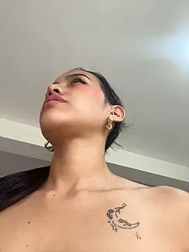 Mia-villalobos online show from June 16, 2026, 5:26 pm