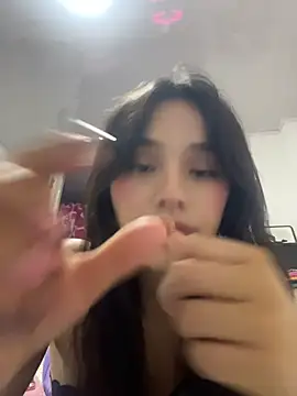 Mia-villalobos online show from June 24, 2026, 2:21 am