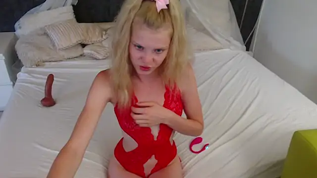 AliceWiss online show from July 28, 2026, 3:21 pm