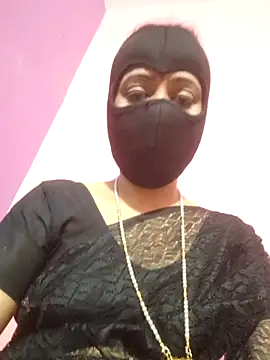 Couple hot999 online show from June 22, 2026, 6:43 am