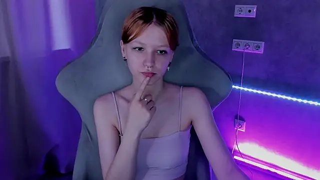 Snapshot of Emma_Dusk chatting on July 15, 2026, 9:47 am Emma Dusk online show from July 15, 2026, 9:47 am