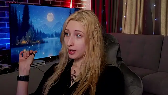 Emma Willson online show from July 29, 2026, 10:24 am