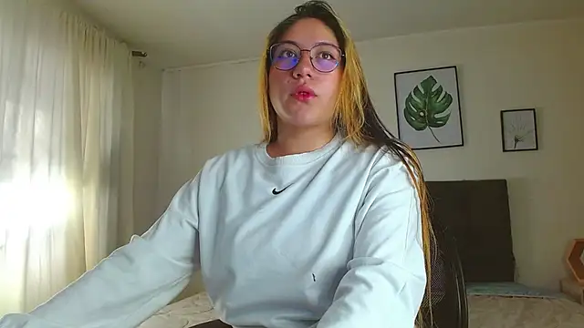 samanthachop online show from July 15, 2026, 1:38 pm