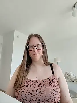 Snapshot of CelineThompson chatting on May 23, 2026, 1:26 pm CelineThompson online show from May 23, 2026, 1:26 pm