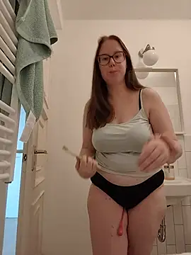 Snapshot of CelineThompson chatting on May 24, 2026, 3:39 pm CelineThompson online show from May 24, 2026, 3:39 pm