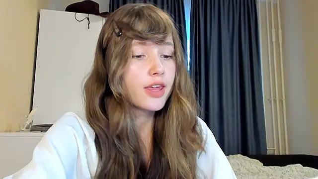 Snapshot of MaryannSofts chatting on July 9, 2026, 2:54 pm MaryannSofts online show from July 9, 2026, 2:54 pm