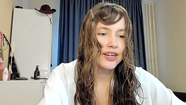 Snapshot of MaryannSofts chatting on July 30, 2026, 11:42 am MaryannSofts online show from July 30, 2026, 11:42 am