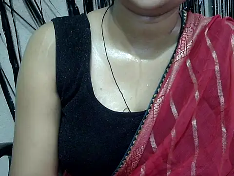 Snapshot of NayraG chatting on June 25, 2026, 9:14 am NayraG online show from June 25, 2026, 9:14 am