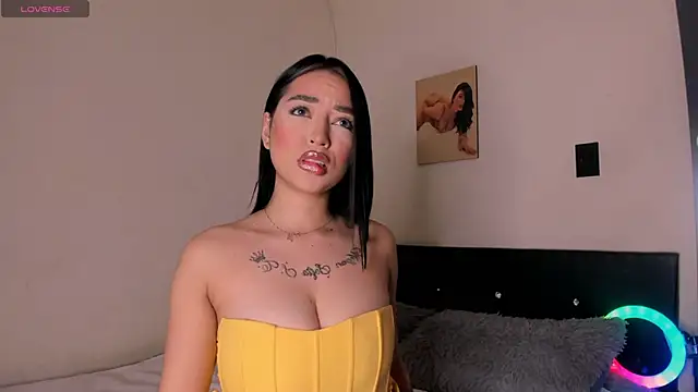 AnthonellaSweet  online show from May 16, 2026, 3:58 am