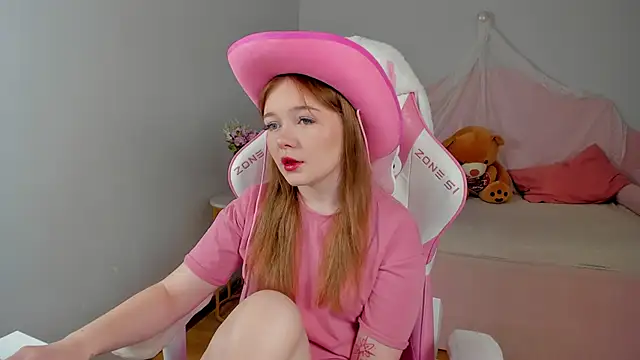 ElinaVale online show from June 21, 2026, 5:21 am