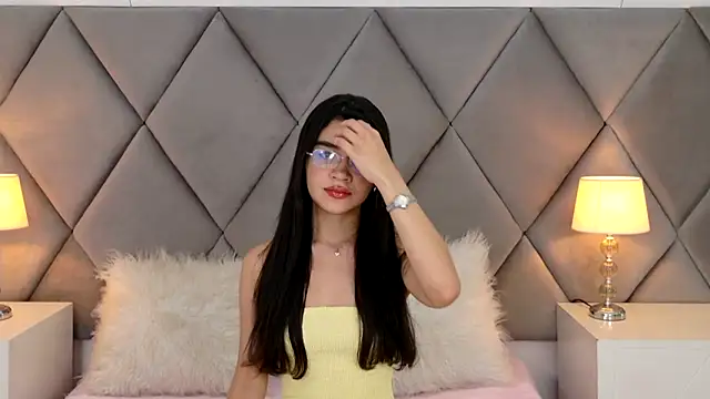 OliviaDiaz online show from May 25, 2026, 8:04 pm