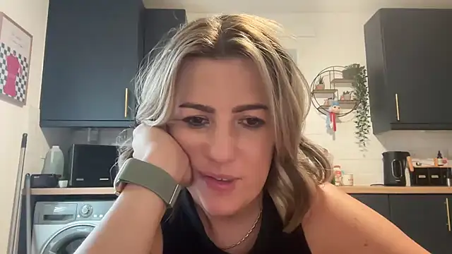 Snapshot of annabellewarick chatting on July 19, 2026, 7:17 pm annabellewarick online show from July 19, 2026, 7:17 pm