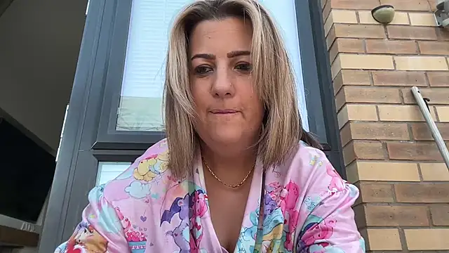 Snapshot of annabellewarick chatting on July 21, 2026, 6:49 am annabellewarick online show from July 21, 2026, 6:49 am