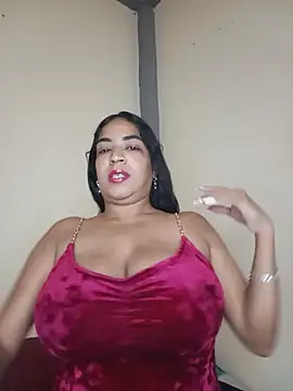 Snapshot of Carolinna chatting on July 1, 2026, 12:18 pm Carolinna online show from July 1, 2026, 12:18 pm
