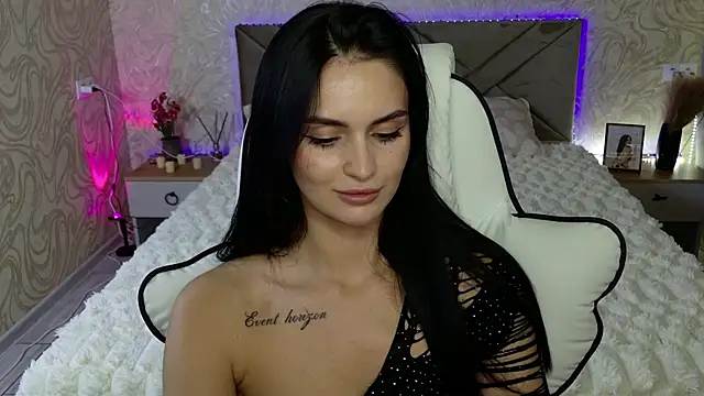 MilaaSweety online show from July 12, 2026, 7:49 pm