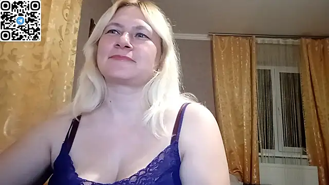 DiamondLady555 online show from April 3, 2026, 7:01 pm