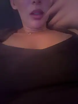 Annielovie online show from August 2, 2026, 6:28 pm