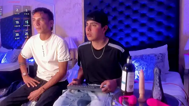 Snapshot of ThomasThundr chatting on March 17, 2026, 8:23 pm ThomasThundr online show from March 17, 2026, 8:23 pm