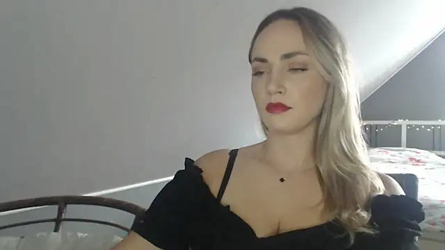 Snapshot of ScarlettSensitive chatting on June 21, 2026, 3:14 pm ScarlettSensitive online show from June 21, 2026, 3:14 pm