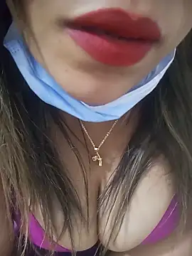 Snapshot of Marwamira chatting on June 15, 2026, 6:32 pm Marwamira online show from June 15, 2026, 6:32 pm