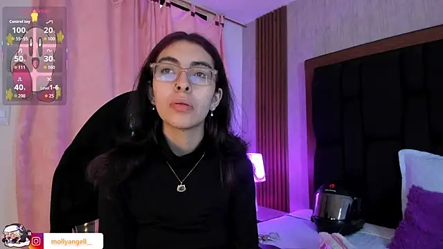 Molly A online show from June 5, 2026, 2:34 pm